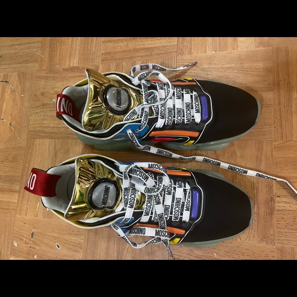 Moschino sneakers size 43 men 10. Only wore once